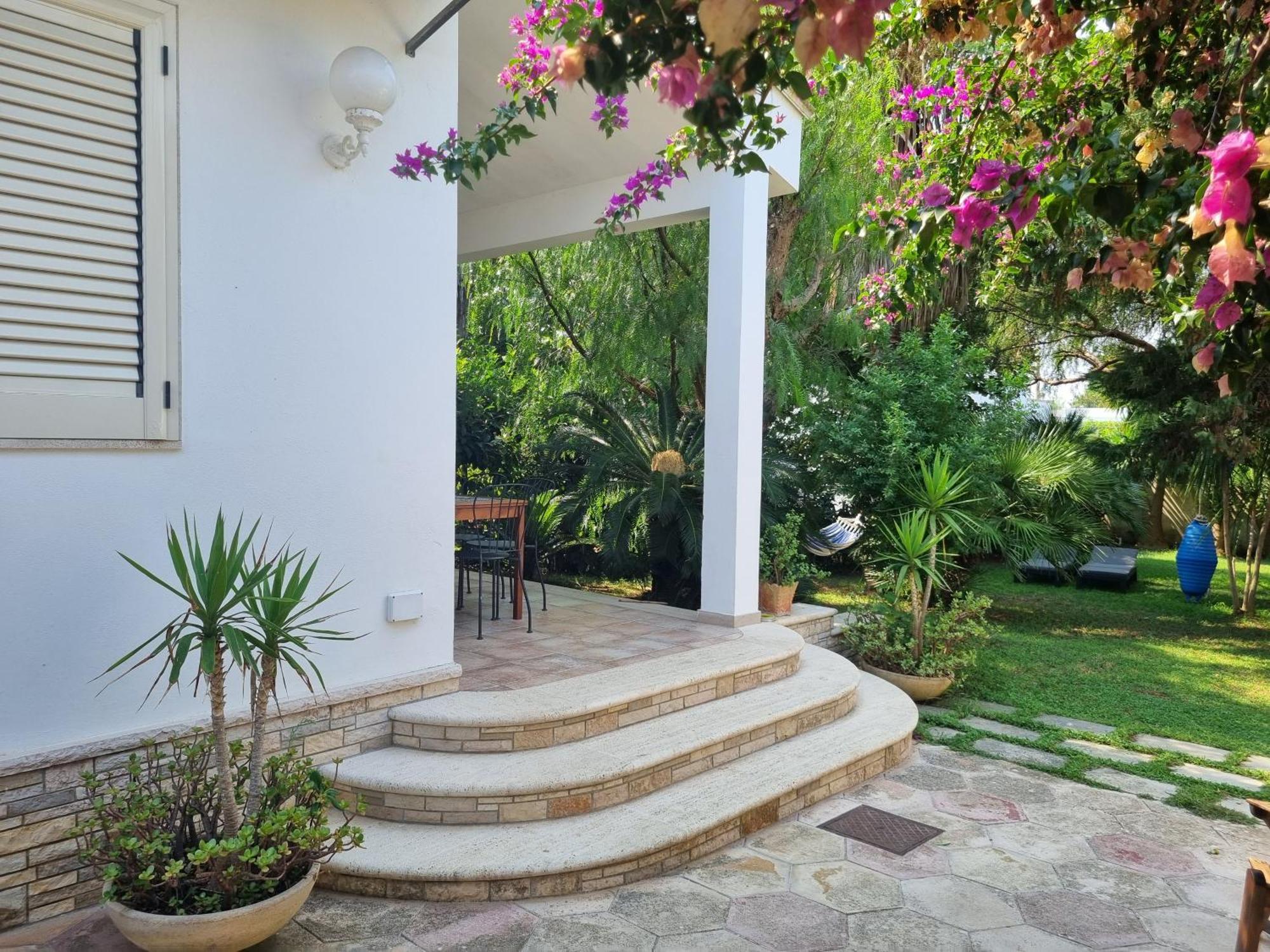 Villa Ada Casa Vacanze 토레 스페키아 루제리 외부 사진